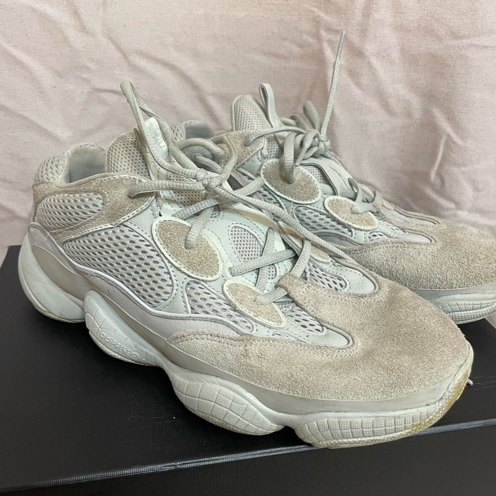 Yeezy Sneakers